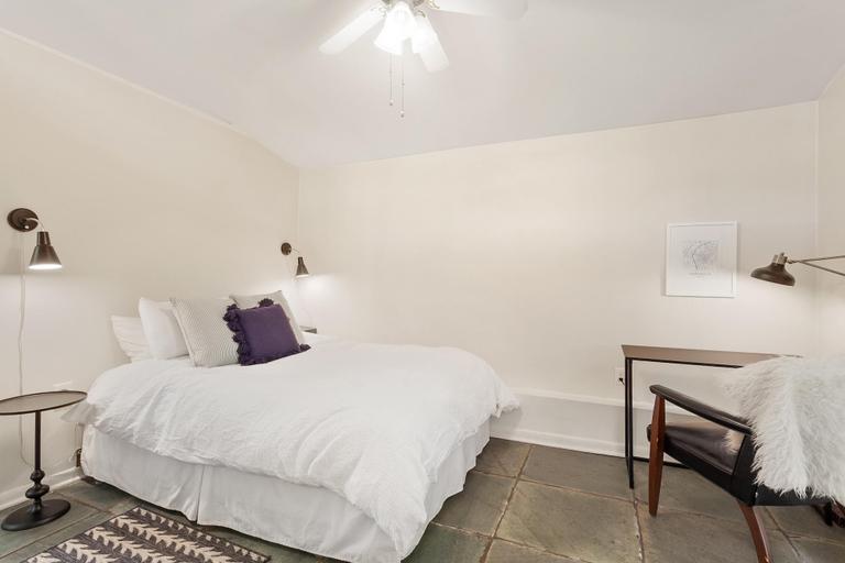 Bedroom 4, Greenhouse Cottage - Central Location, Washington