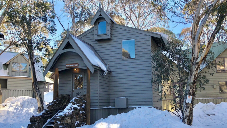 High Bernation Haus, Alpine - East