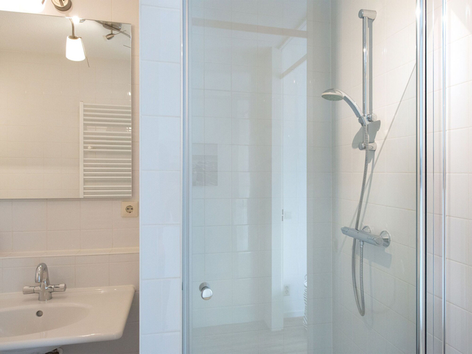 Bathroom 3, Apartment in Netherlands near the Beach, Den Haag
