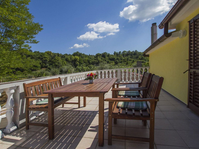 Others 5, Villa with private swimming pool and garden for up to 10 people, Labin