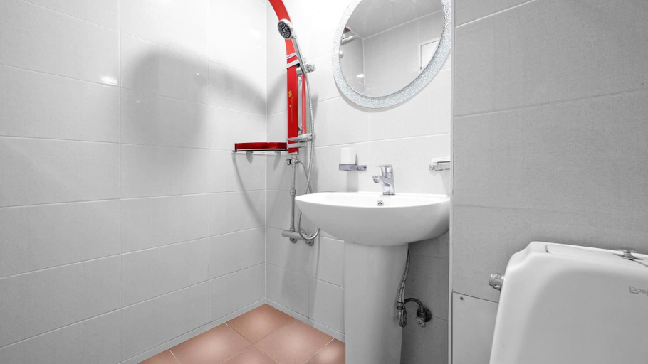 Bathroom 3, Ganghwa Naerimong Pension, Ganghwa