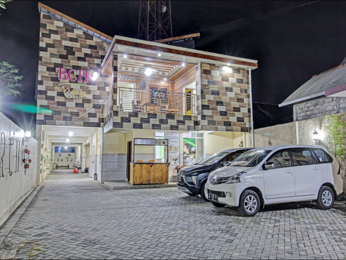 Exterior & Views 2, SUPER OYO 91429 Butterfly Kost, Tulungagung