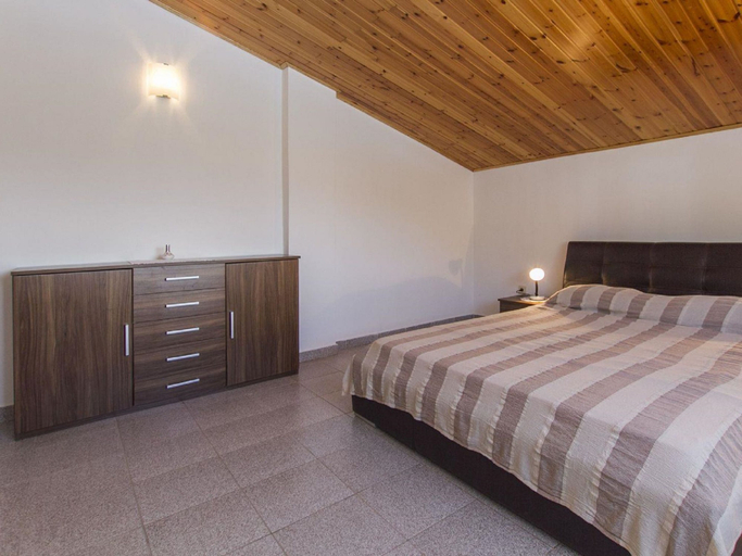 Bedroom 3, Villa with private swimming pool and garden for up to 10 people, Labin
