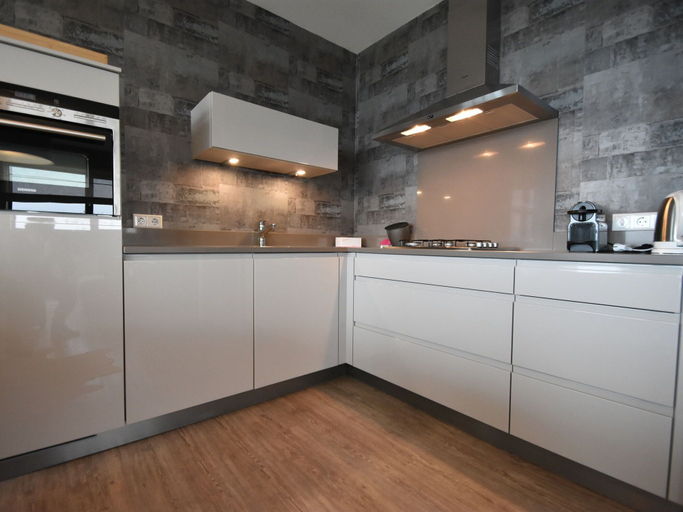Others 4, Apartment in Veere with Lake Views  Marina
