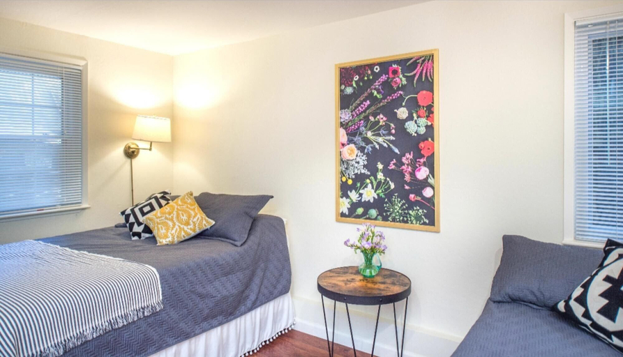 Bedroom 4, Summit Sanctuary! Redwoods! Fire Table!! BBQ Grill! Fast WiFi!! Dog Friendly!, Sonoma