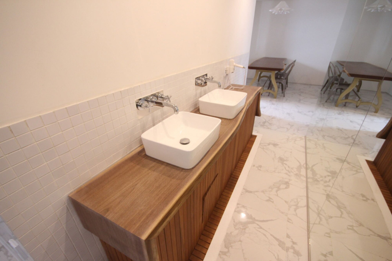 Bathroom 5, Elephant Shower Hotel, Jinju