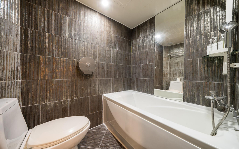 Bathroom 3, Laon Cho-eup Busan, Busanjin