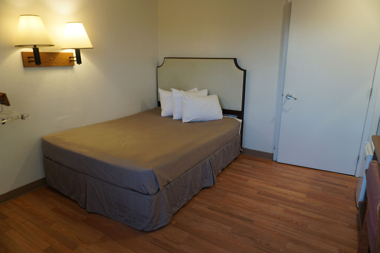 Bedroom 3, Budget Inn Yakima, Yakima