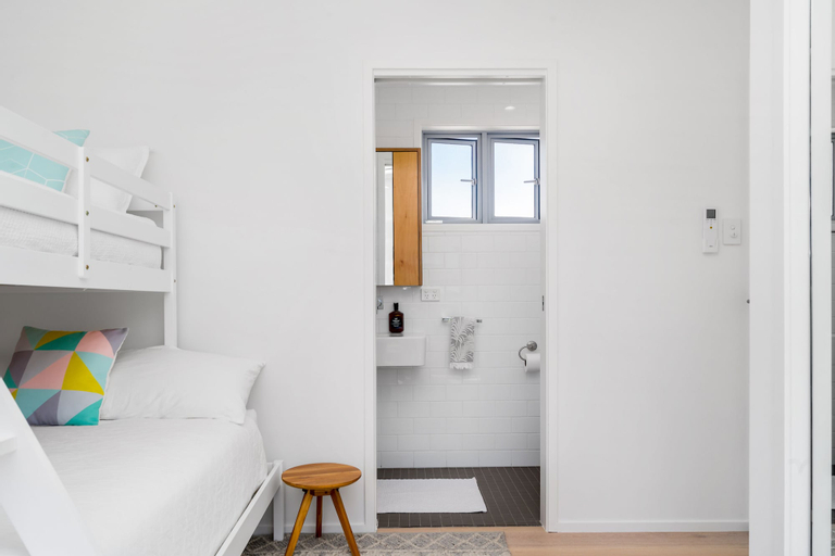 Bedroom 3, Your Luxury Escape - Summerhaven House, Byron
