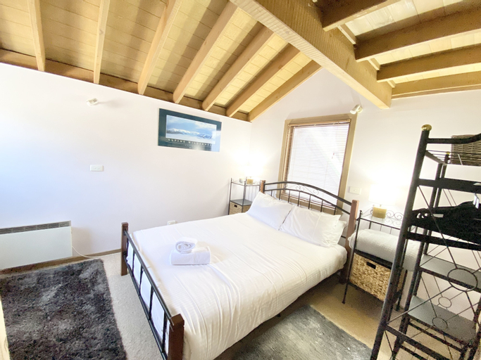 Bedroom 5, High Bernation Haus, Alpine - East