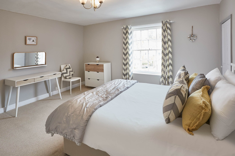 Bedroom 5, Host Stay Princess Place Townhouse, North Yorkshire