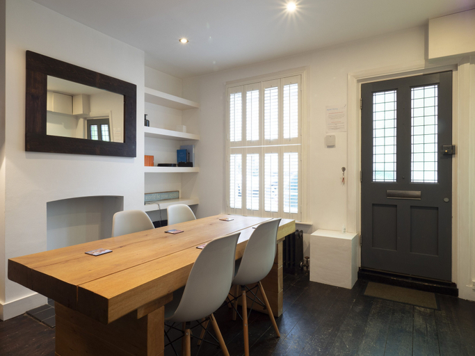 Others 5, Crab Cottage, Kent