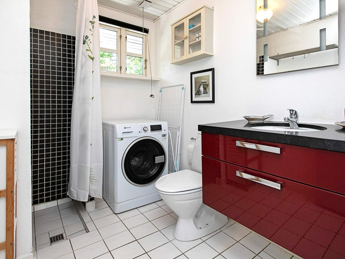 Bathroom 5, 5 Star Holiday Home in Silkeborg, Silkeborg