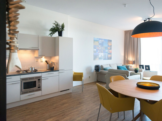 Others 5, Modern harbor-view apartment in Scheveningen, Den Haag