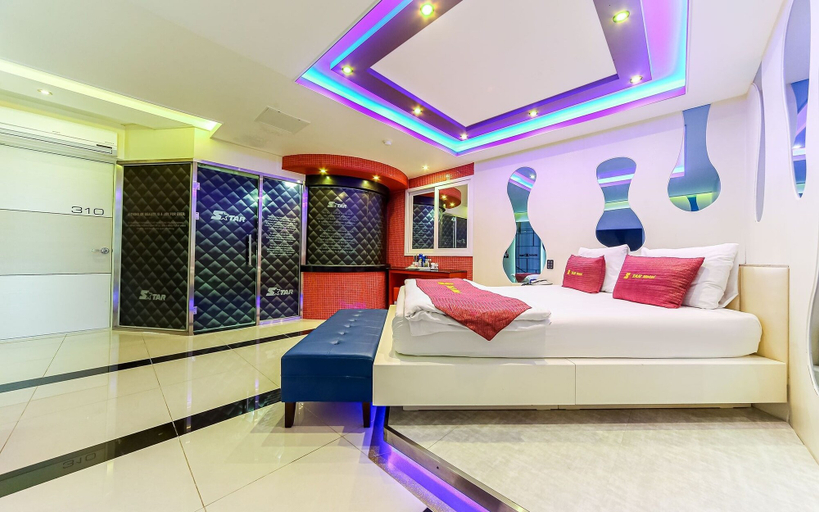 Bedroom 4, Daegu Seobu Station STAR, Buk