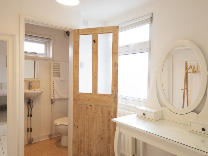 Bathroom 4, Crab Cottage, Kent