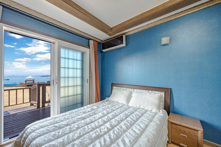 Bedroom 1, Yeosu Arens Pension, Yeosu