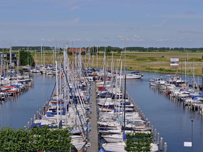 Others 5, Apartment in Veere with Lake Views & Marina