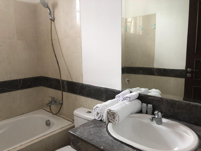 Bathroom 5, Lovely One Bedroom Apartment, South Jakarta