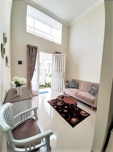 Villa Blossom Kayana Regency E7 Batu, Malang