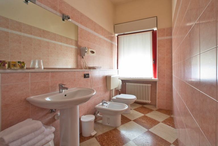 Bathroom 4, Veronello Resort, Verona