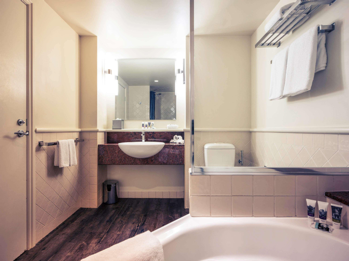 Bathroom 9