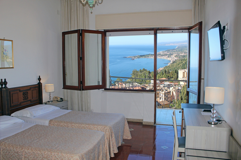 Bedroom 3, Hotel Mediterranee, Messina