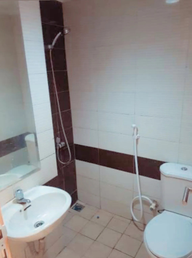 Bathroom, Jufita Apartemen Margonda Residence 3 & 5, Depok
