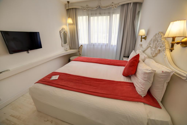 Bedroom 2, Hotel Beyond, Konak