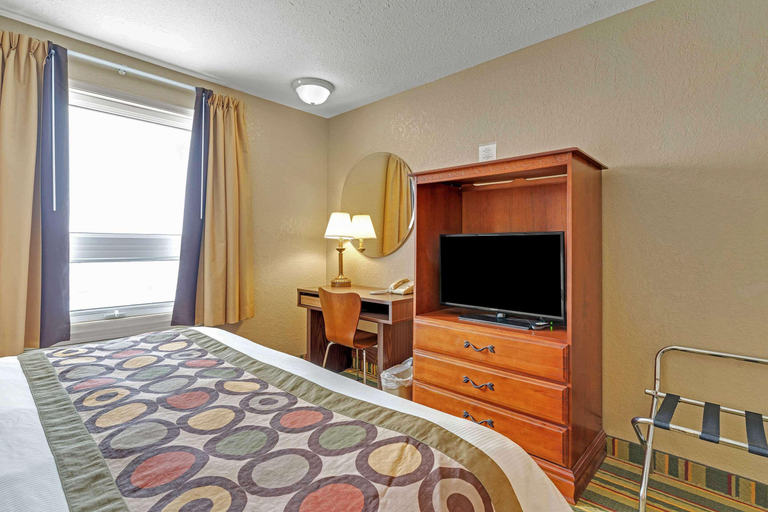 Bedroom 3, Quality Inn & Suites, Niagara