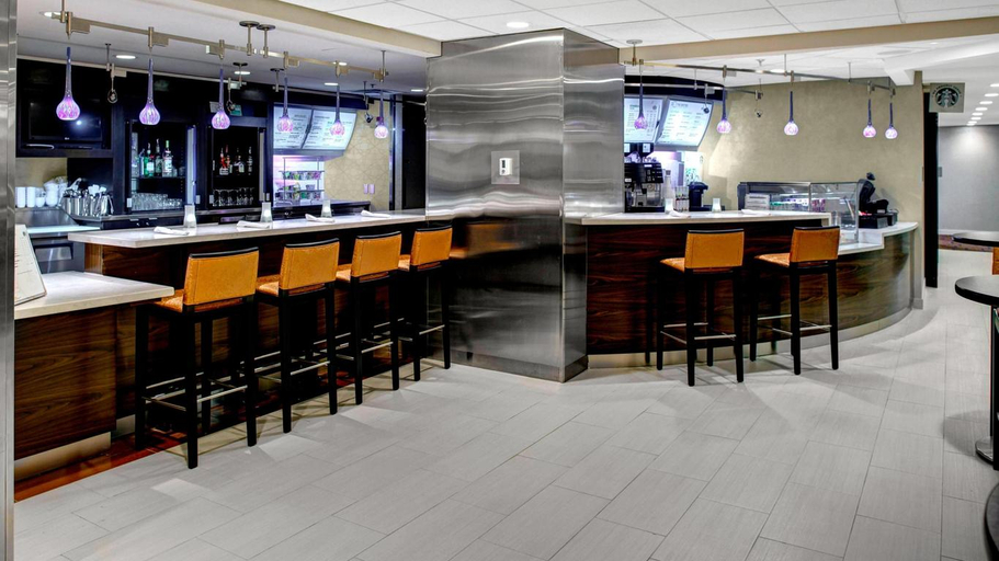 Food & Drinks 5, Courtyard by Marriott Columbus Downtown, Franklin