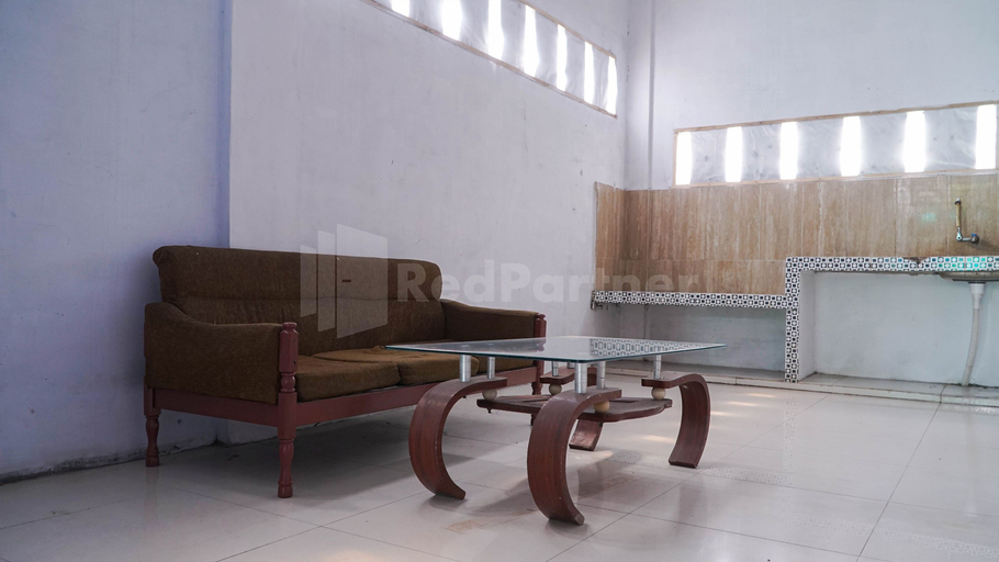Public Area 3, The Karo's Residence Mitra RedDoorz, Medan
