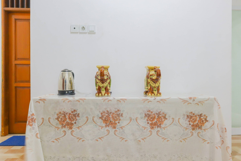 Food & Drinks 3, 3058 Griya Samawah Syariah, Central Jakarta