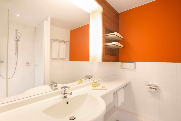 Bathroom 11