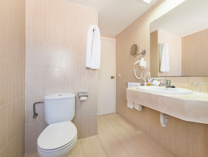 Bathroom 4, Globales Simar, Baleares