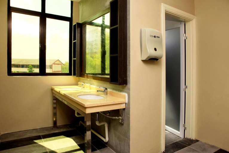 Bathroom 5, MP Hostel, Kuala Terengganu