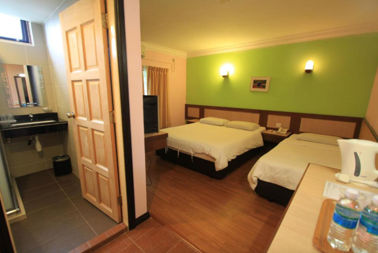 Bedroom 2, The Inn Hotel, Kuala Terengganu