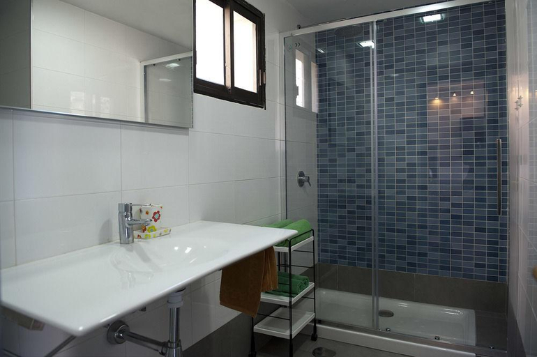 Bathroom 4, Miriam, Las Palmas