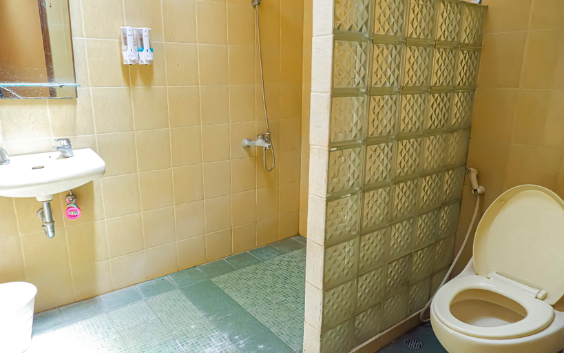 Bathroom 4, Wisma Yasmin Syariah, Garut