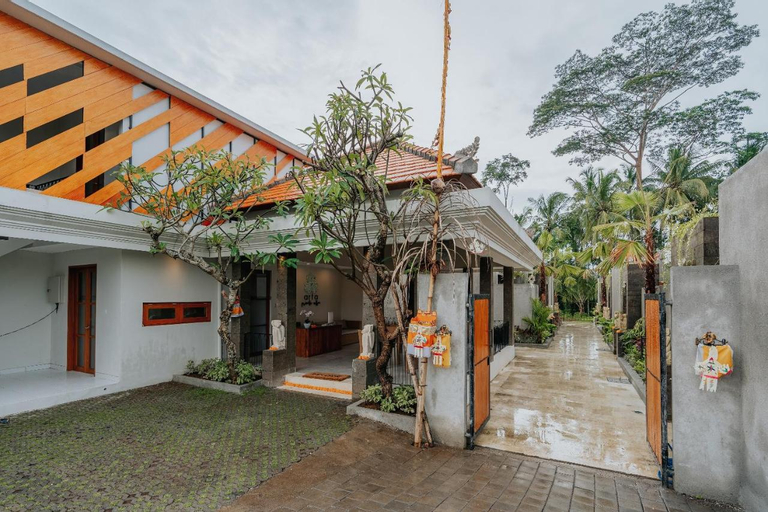 Exterior & Views 19