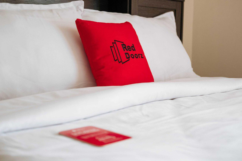 Bedroom 2, RedDoorz near Pantai Cikakak Pelabuhan Ratu, Sukabumi