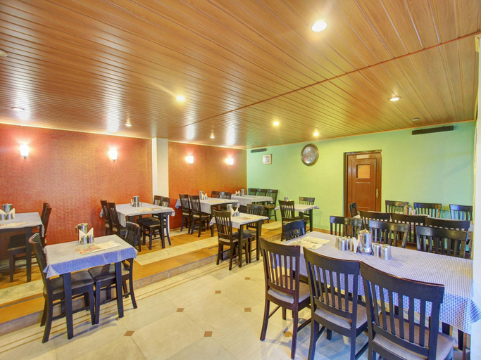 Food & Drinks 4, Oyo 13231 Hotel Sapphire Garden View, The Nilgiris
