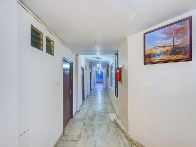 Public Area 3, Oyo 13231 Hotel Sapphire Garden View, The Nilgiris