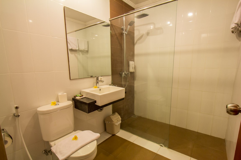 Bathroom 5, Svarna Hotel Sanur, Denpasar