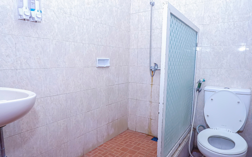 Bathroom 5, Wisma Yasmin Syariah, Garut