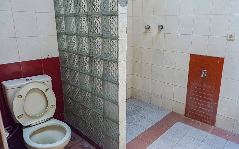 Bathroom 5, Wisma Yasmin Syariah, Garut