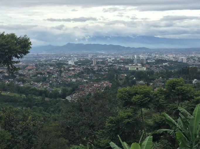 Exterior & Views 2, The Samarra Cityview Villa Punclut, Bandung
