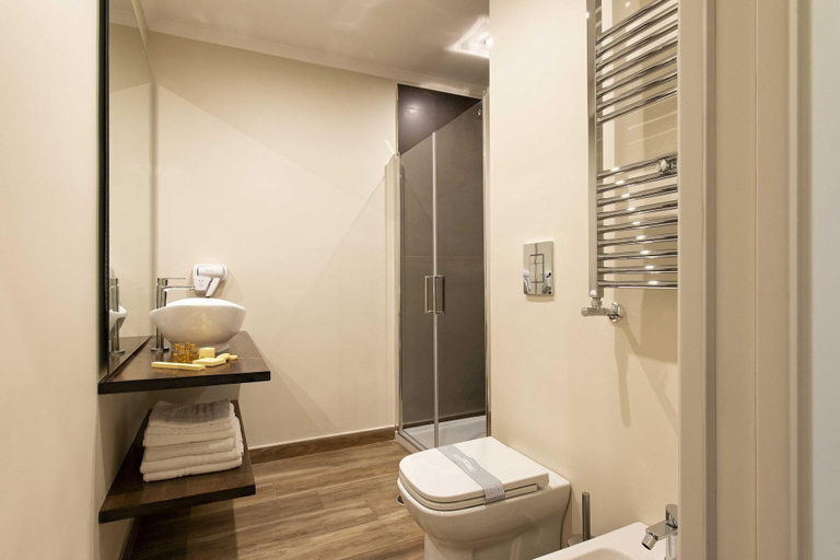 Bathroom 5, Dante Maison De Prestige, Napoli