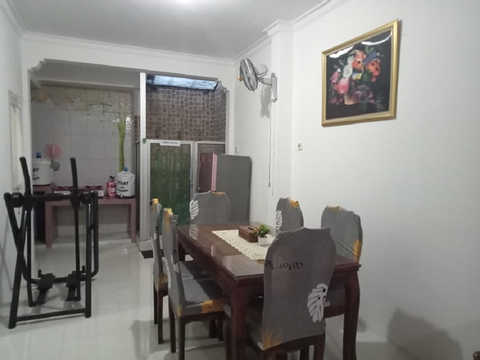 Dining Room 9