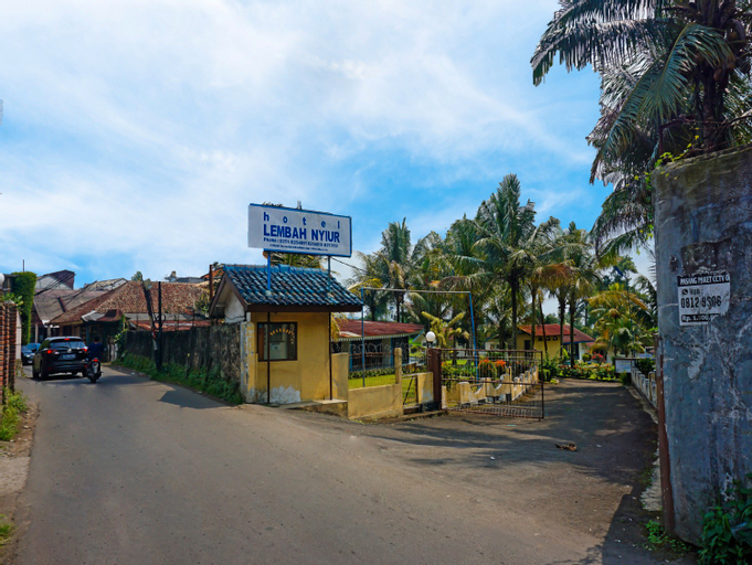 Exterior & Views 2, OYO 91244 Hotel Lembah Nyiur (tutup sementara), Bogor